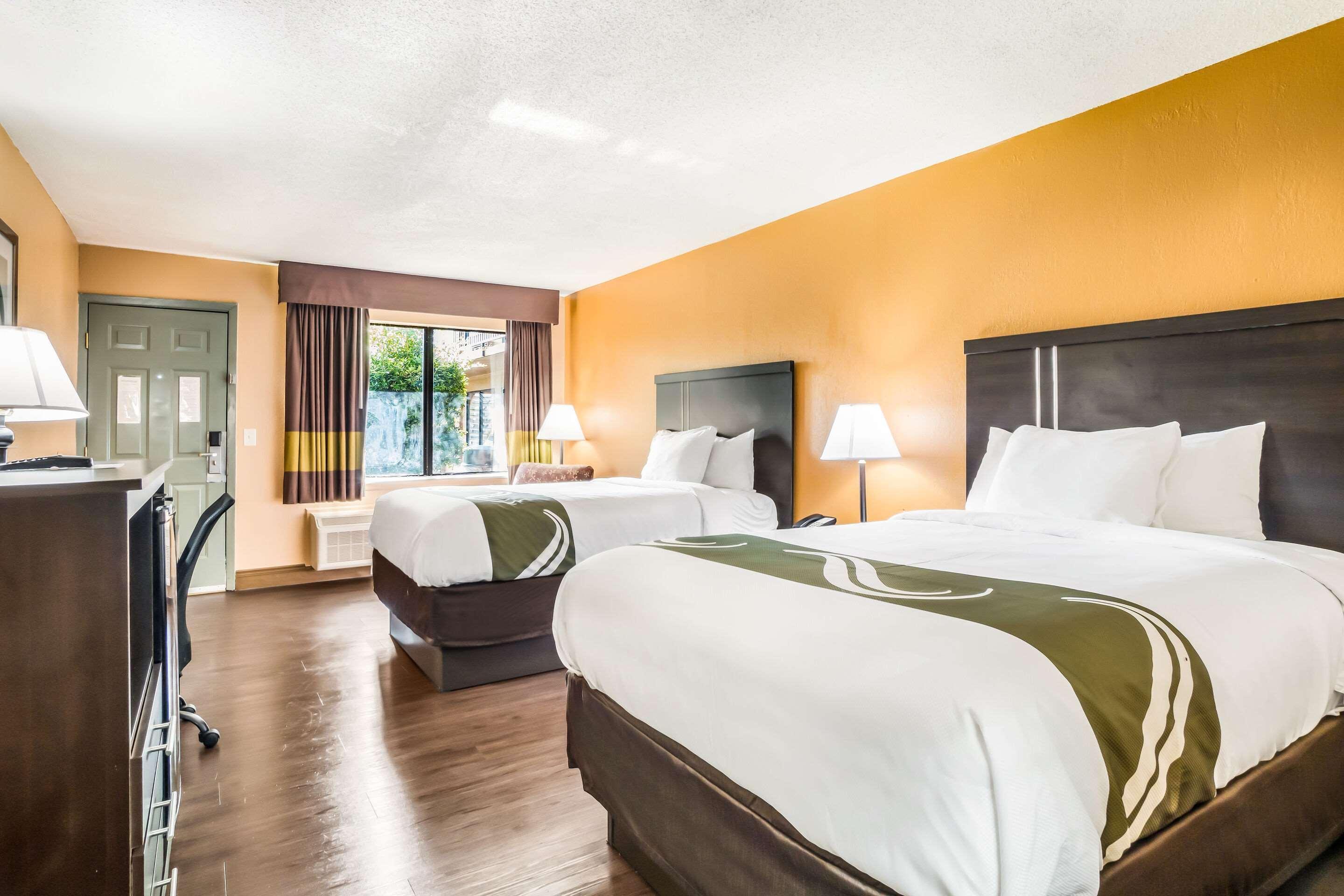 Quality Inn & Suites Corinth West Exteriör bild